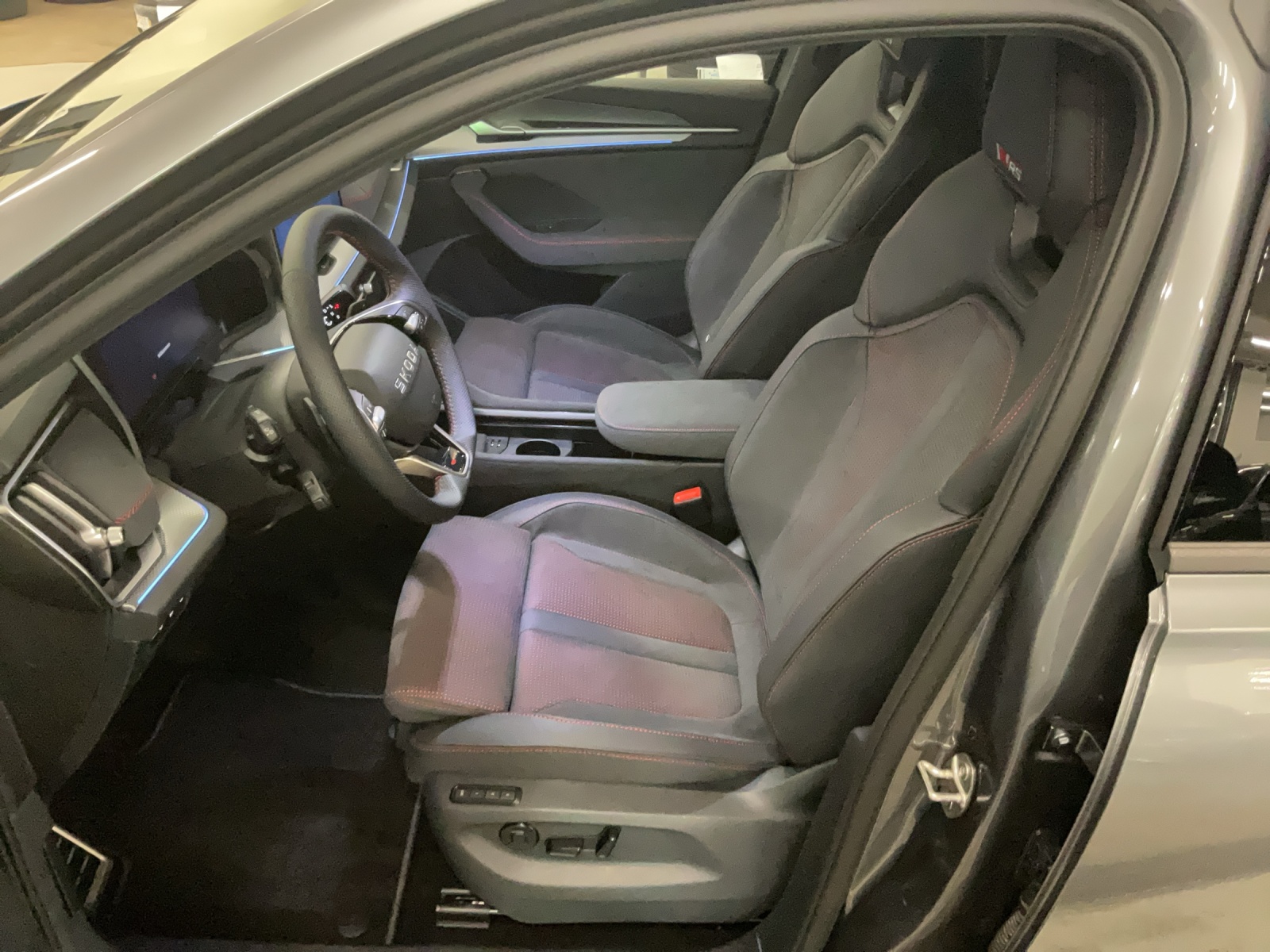 SKODA Kodiaq 2.0 TSI RS 4x4-image-5