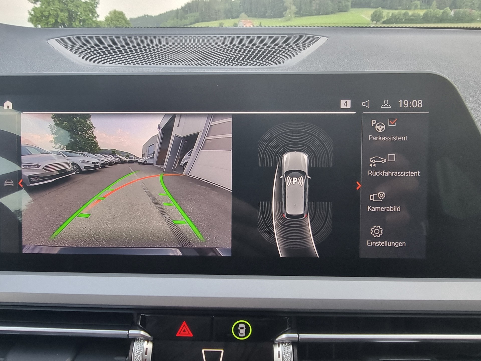 BMW 320d xDrive 48V Touring Steptronic-image-5