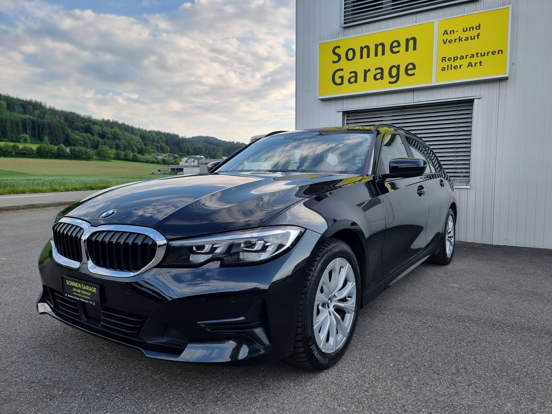 BMW 320d xDrive 48V Touring Steptronic-image-1