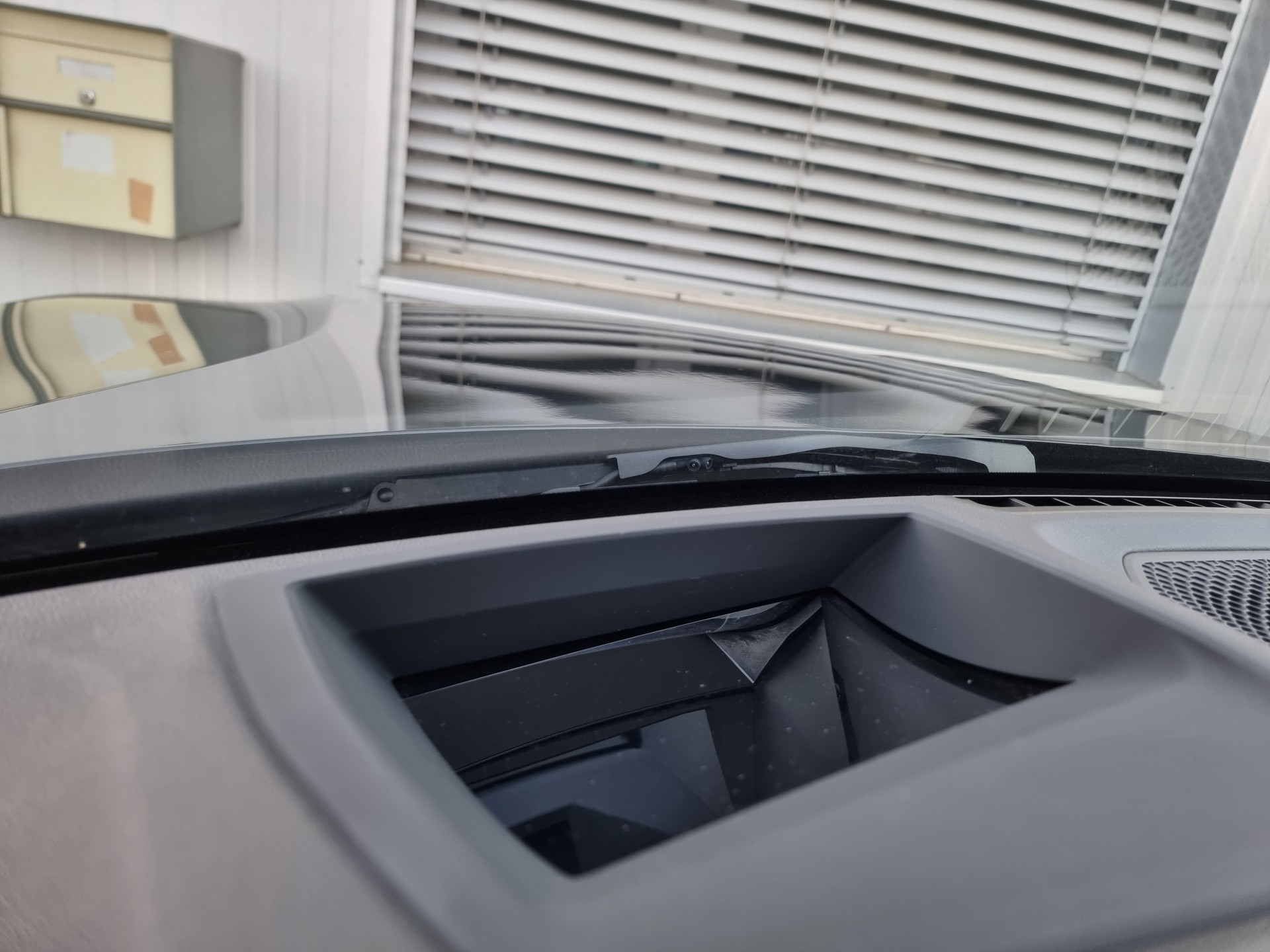 BMW 320d xDrive 48V Touring Steptronic-image-6