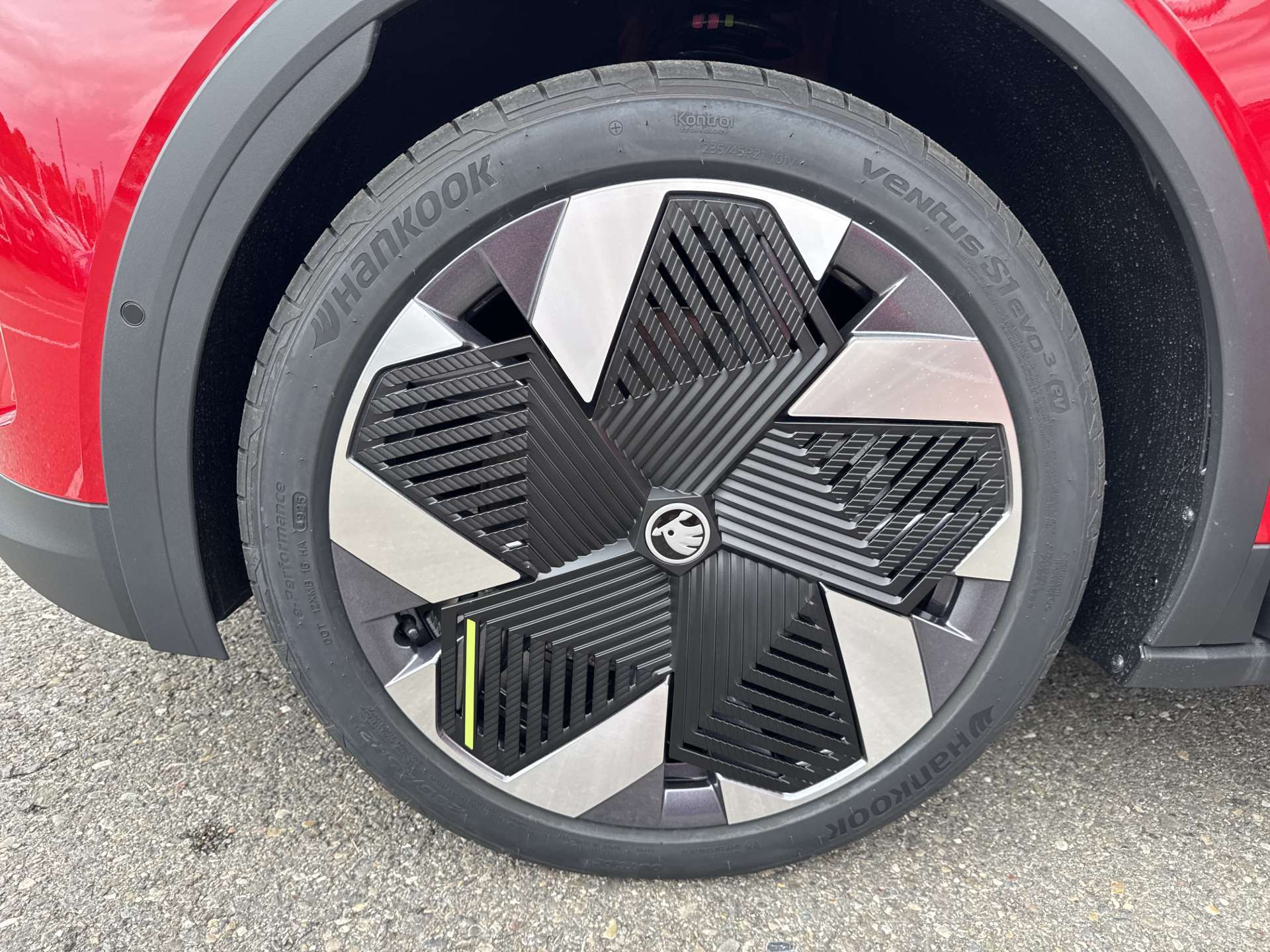 SKODA Elroq 85 RS 4x4 340PS Automat-image-8