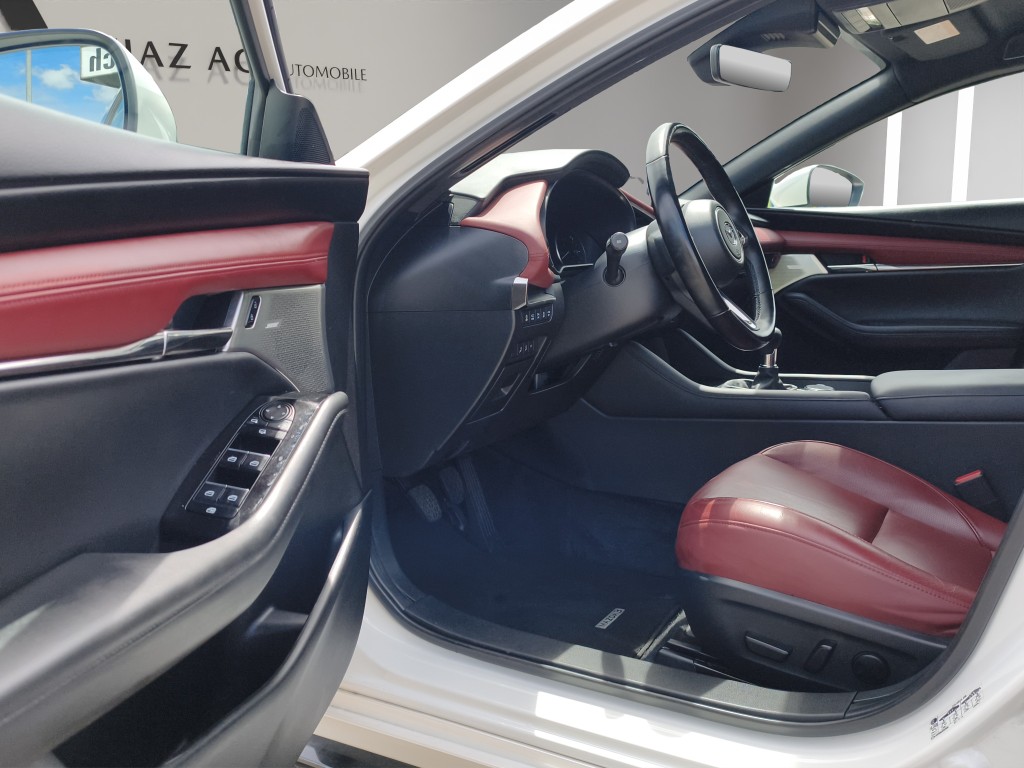 MAZDA 3 Hatchback 2.0 186 Rev. AWD Luxury-image-13