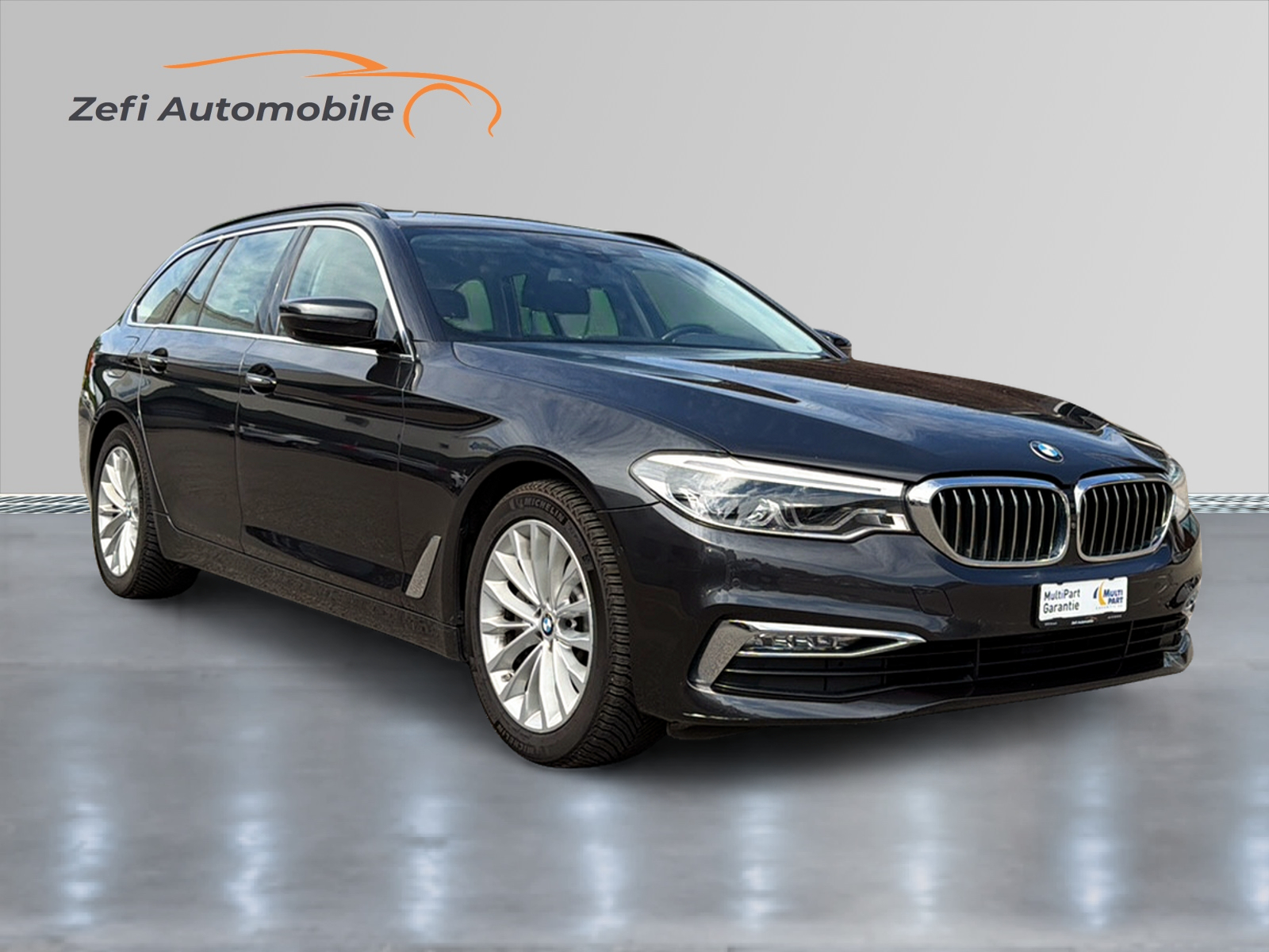 BMW 530d xDrive Touring Luxury Line Steptronic-image-4