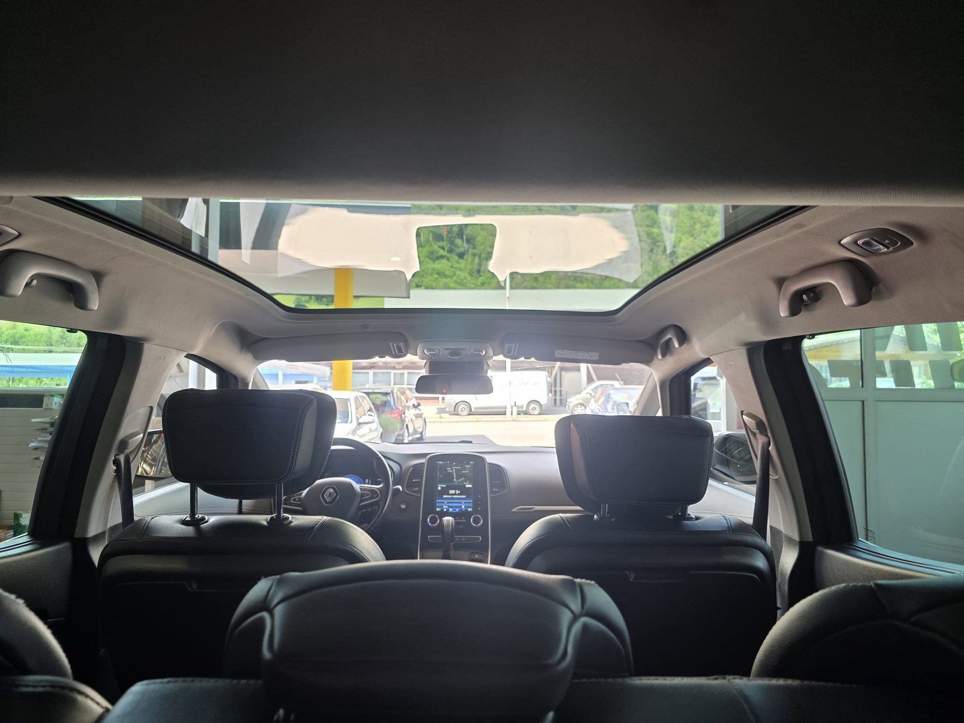 RENAULT Grand Scénic 1.5 dCi Initiale Paris EDC-image-3