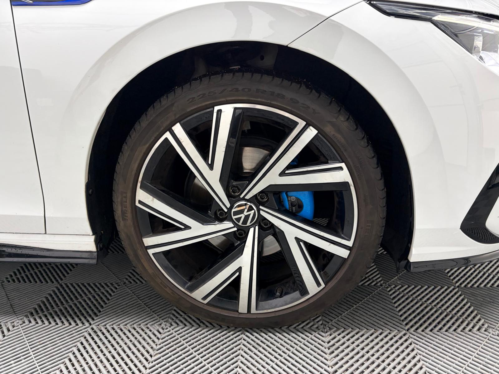 VW Golf 1.5 eTSI mHEV ACT R-Line DSG-image-23
