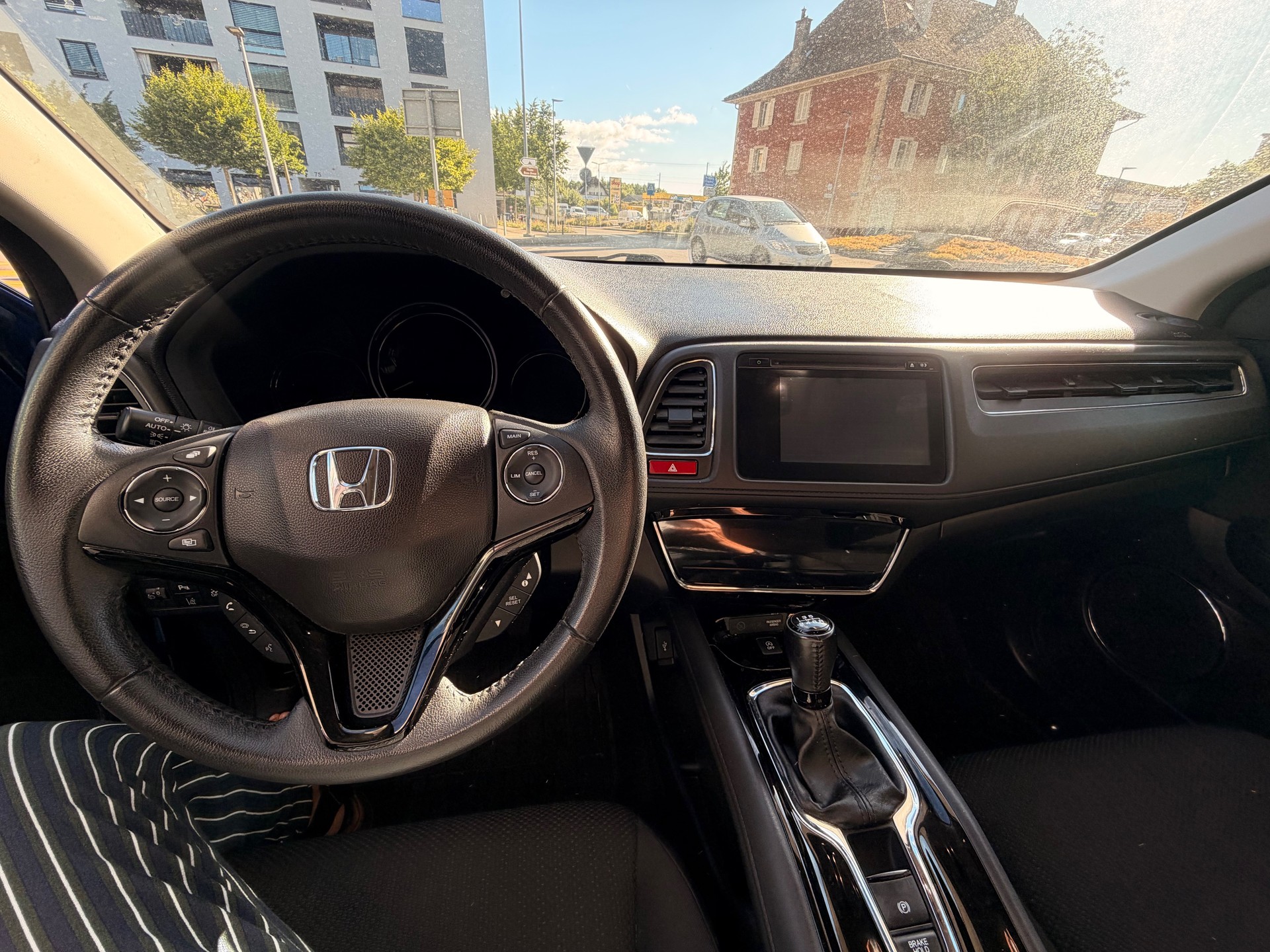 HONDA HR-V 1.5i-VTEC Elegance-image-7