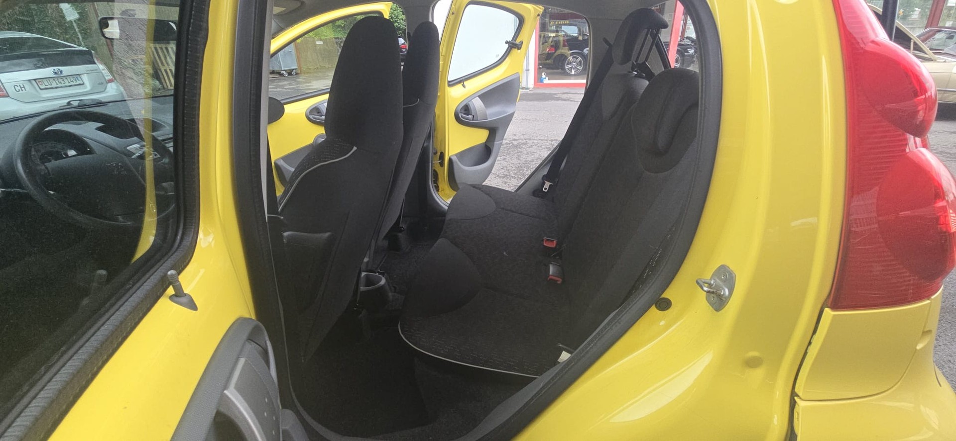 PEUGEOT 107 1.0 Trendy-image-8