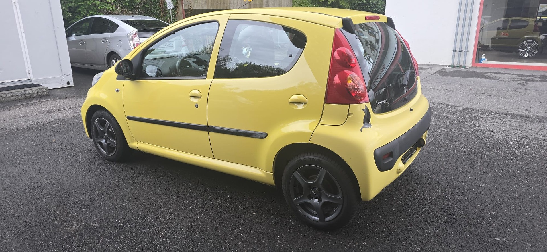 PEUGEOT 107 1.0 Trendy-image-3