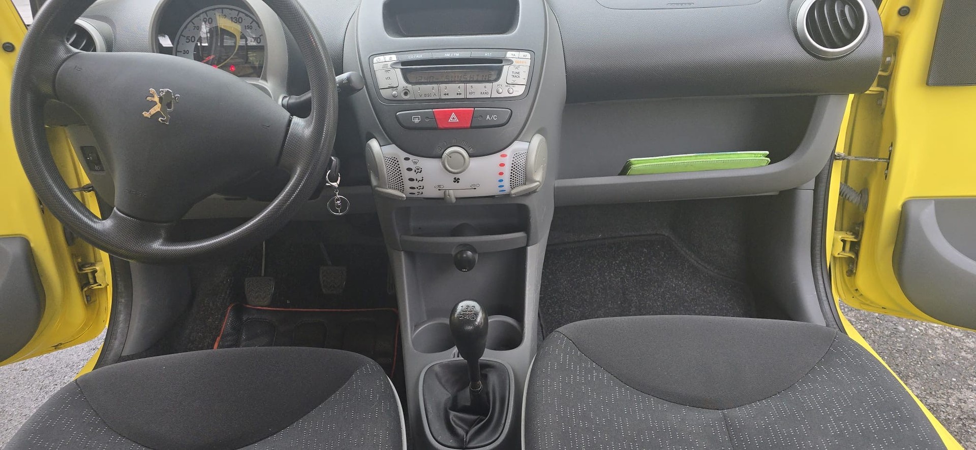 PEUGEOT 107 1.0 Trendy-image-10
