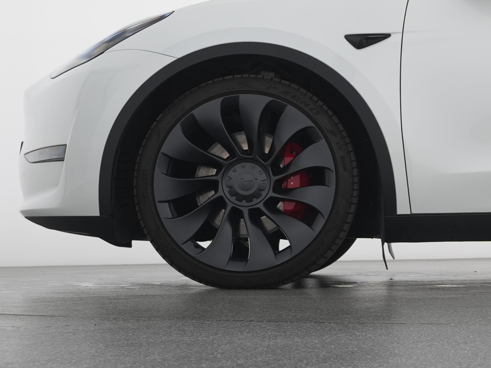 TESLA Model Y Performance-image-4
