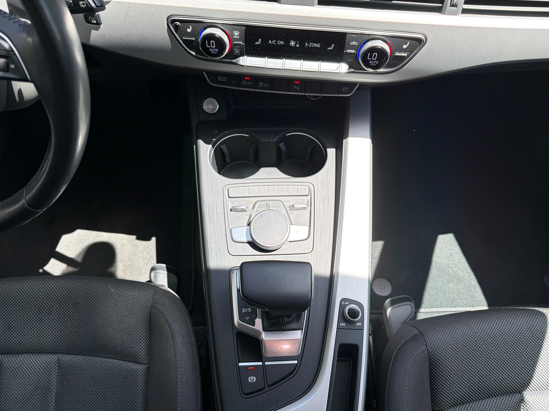 AUDI A4 Avant 2.0 TFSI S-tronic-image-13