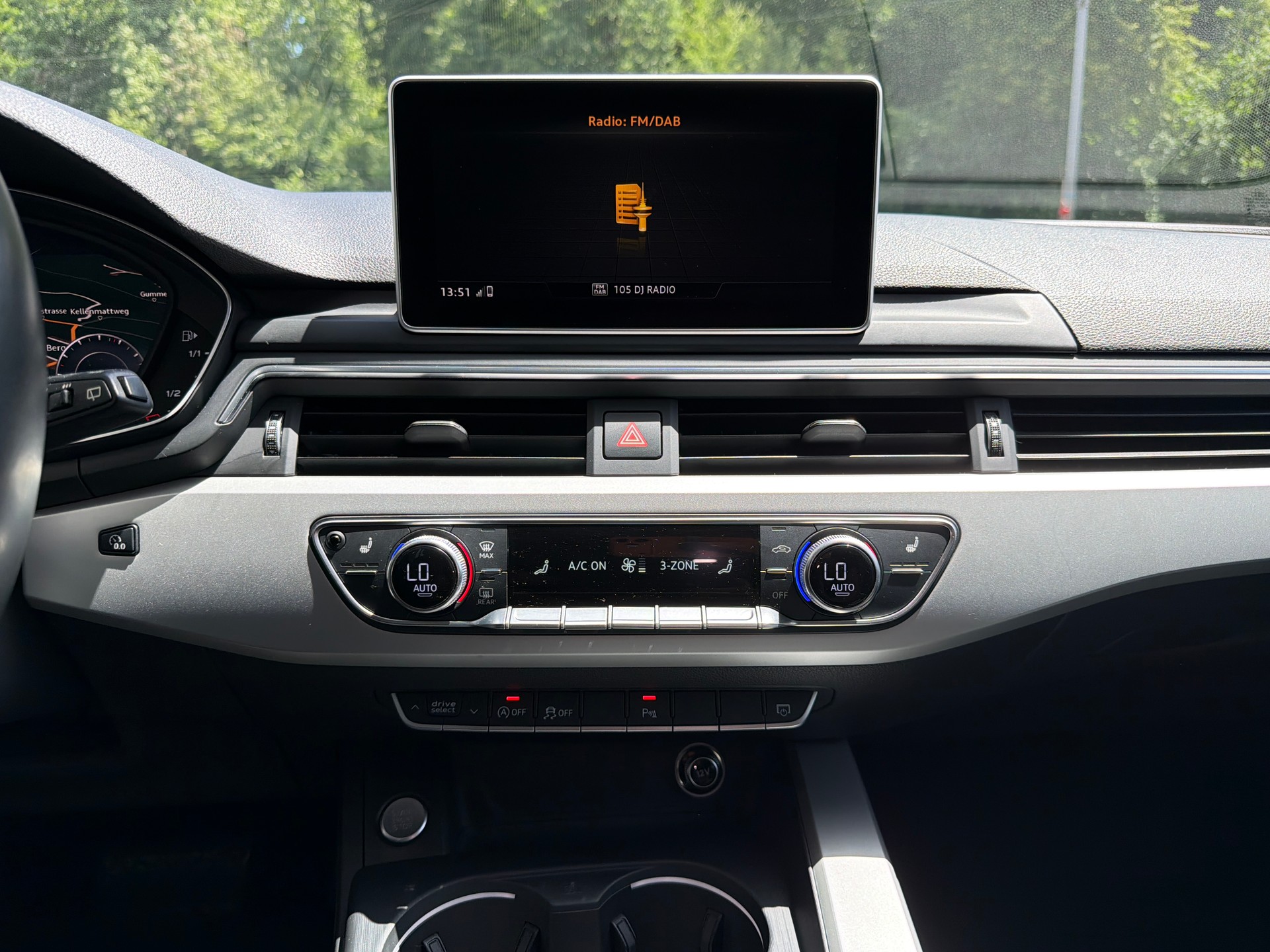 AUDI A4 Avant 2.0 TFSI S-tronic-image-10
