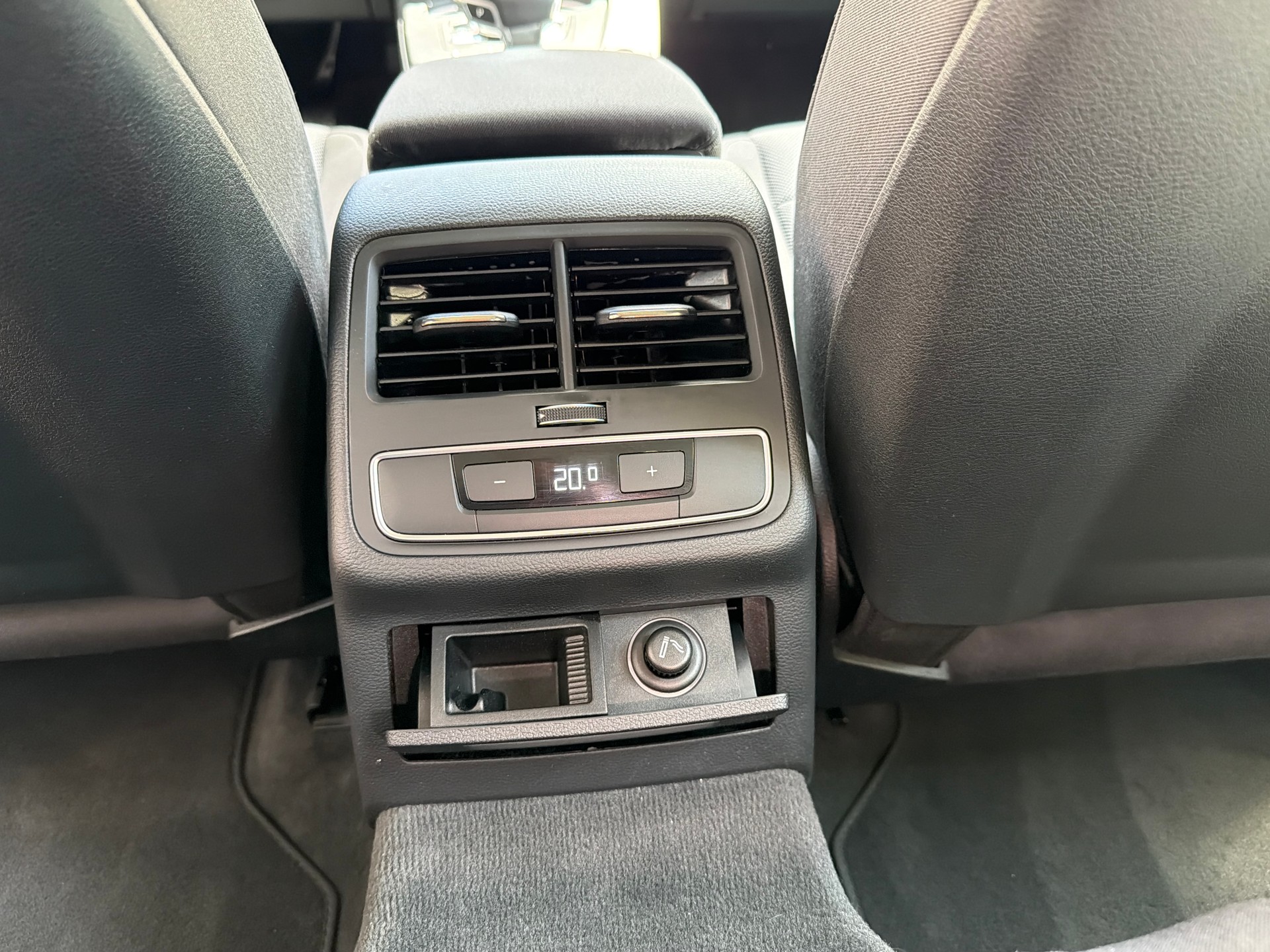 AUDI A4 Avant 2.0 TFSI S-tronic-image-15