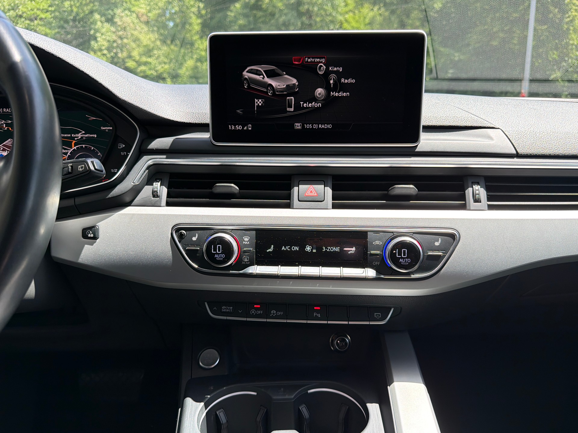 AUDI A4 Avant 2.0 TFSI S-tronic-image-9