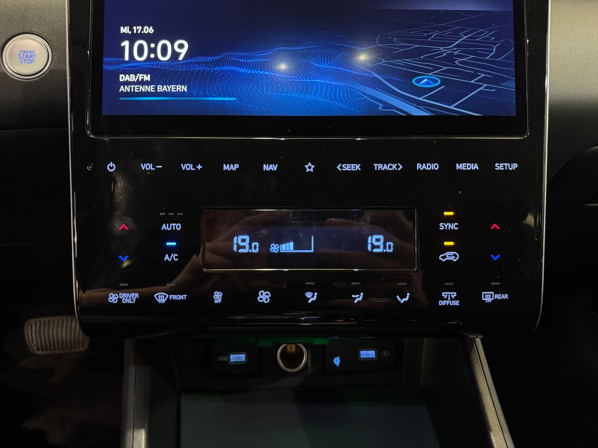 HYUNDAI Tucson 1.6 TGDI PHEV Amplia 4WD-image-17
