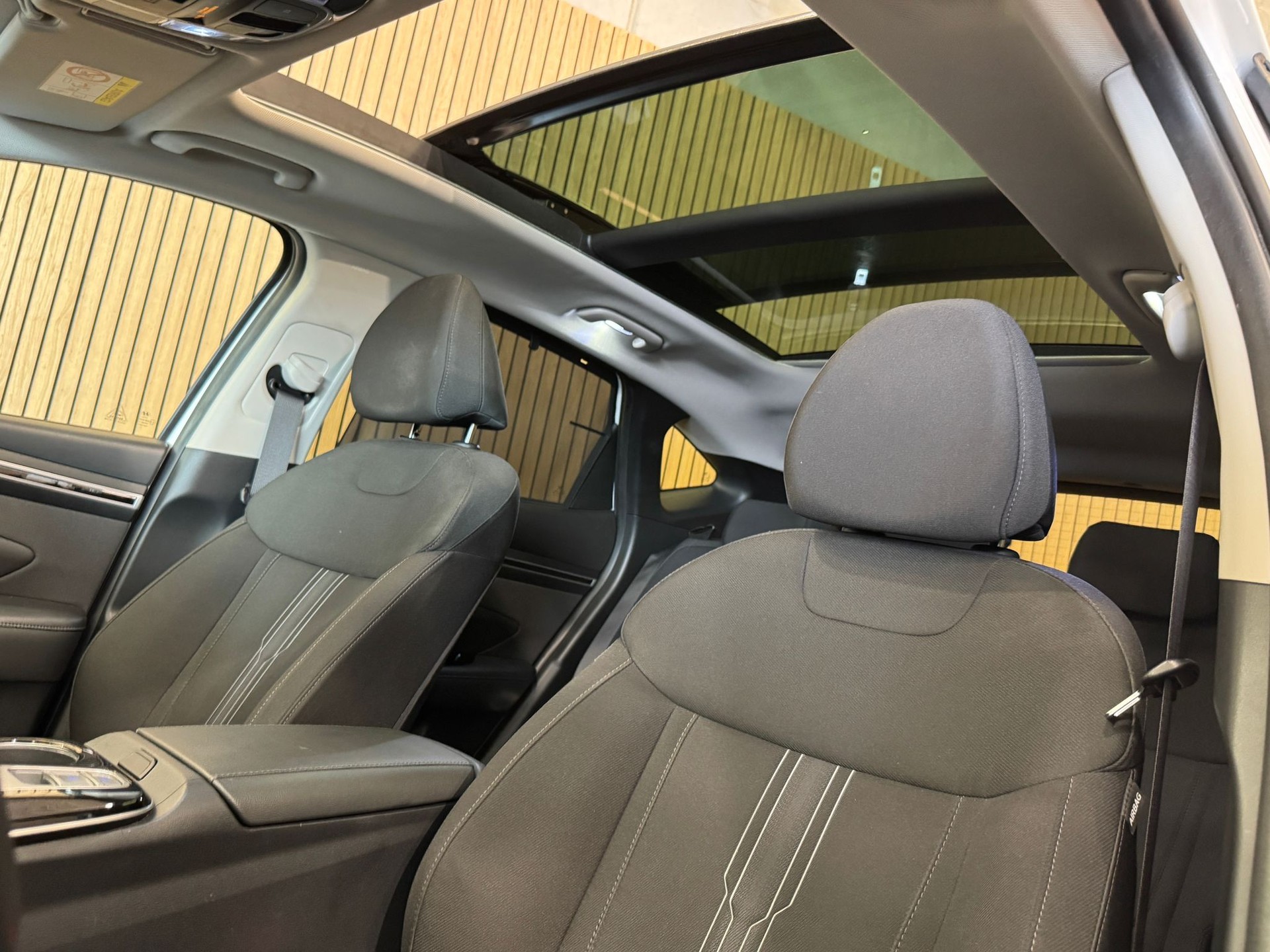 HYUNDAI Tucson 1.6 TGDI PHEV Amplia 4WD-image-23