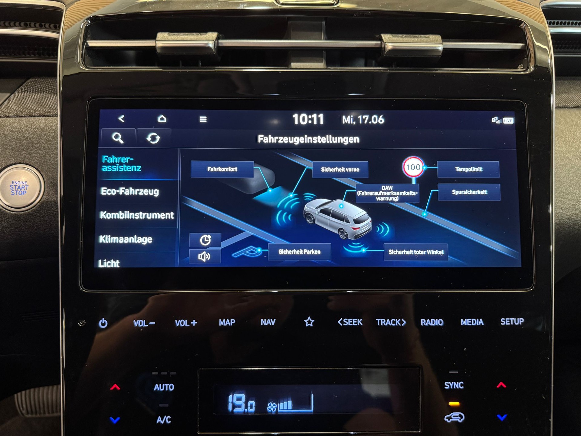 HYUNDAI Tucson 1.6 TGDI PHEV Amplia 4WD-image-20