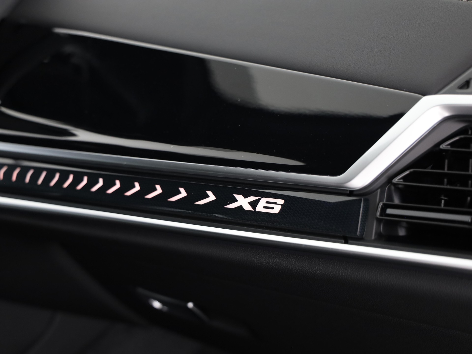 BMW X6 30d xDrive-image-11