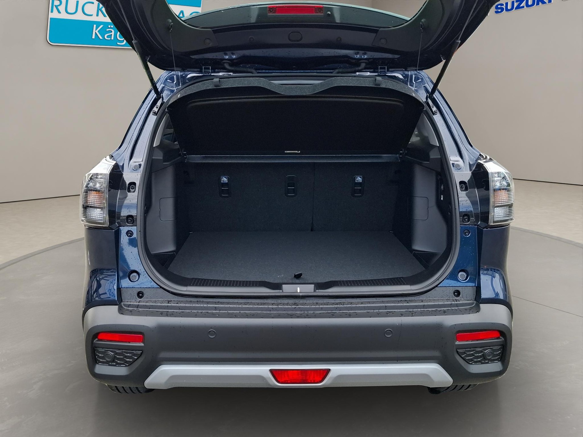 SUZUKI S-Cross 1.4 T Sakura Top Hybrid 4x4-image-13