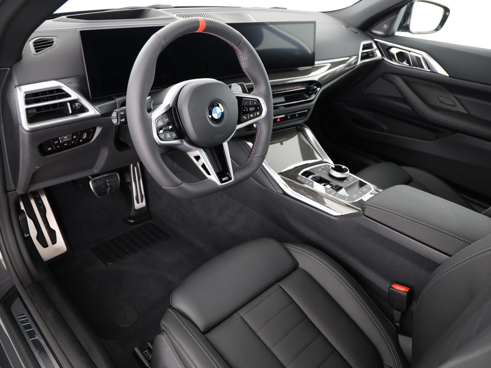 BMW M440i xDrive Cabrio-image-8