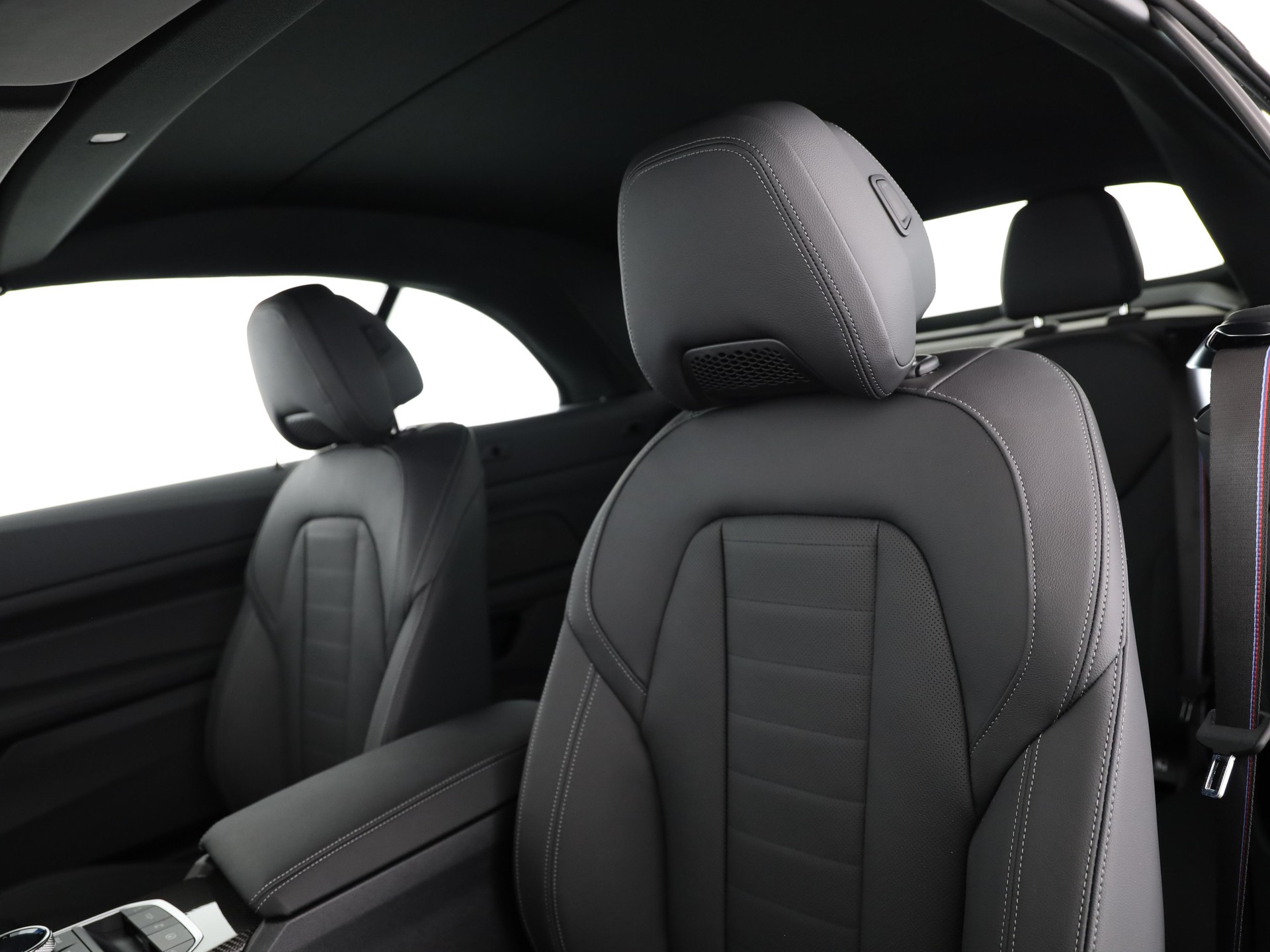 BMW M440i xDrive Cabrio-image-7