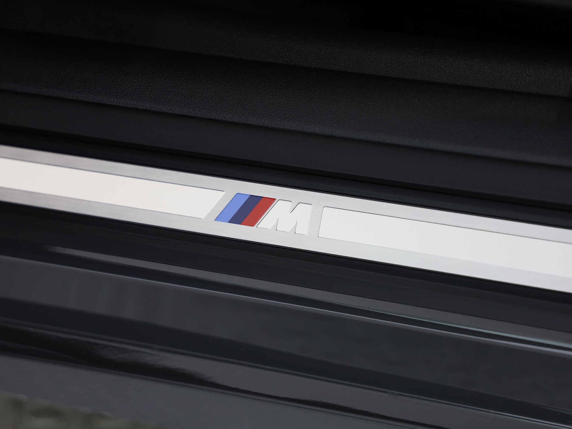 BMW M440i xDrive Cabrio-image-18