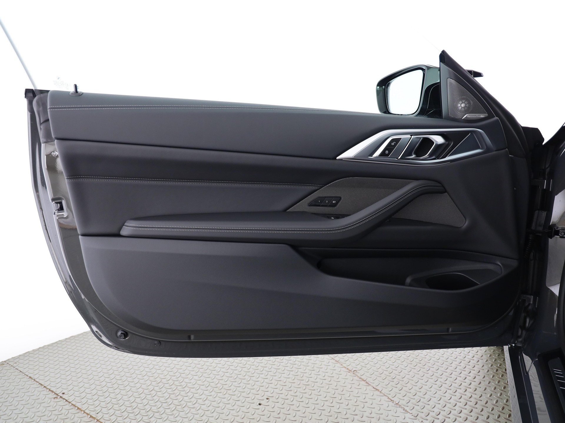 BMW M440i xDrive Cabrio-image-9
