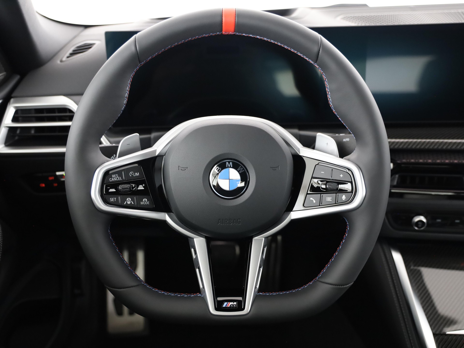 BMW M440i xDrive Cabrio-image-17