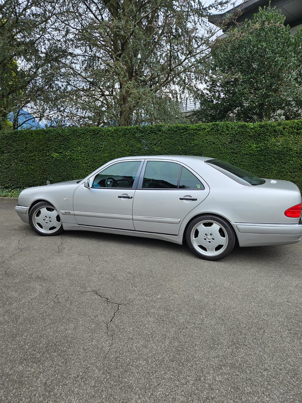 MERCEDES-BENZ E50 AMG Avantgarde-image-0