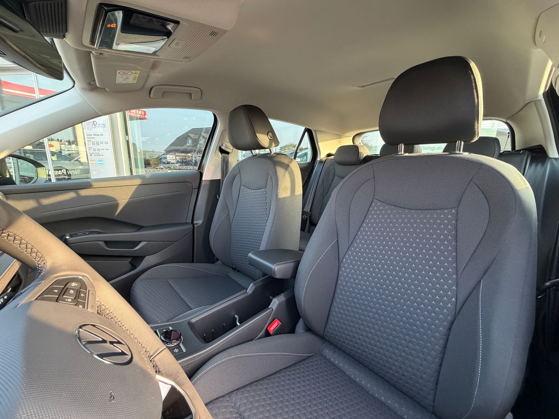 VW T-Roc 1.5 eTSI mHEV Trend DSG-image-11