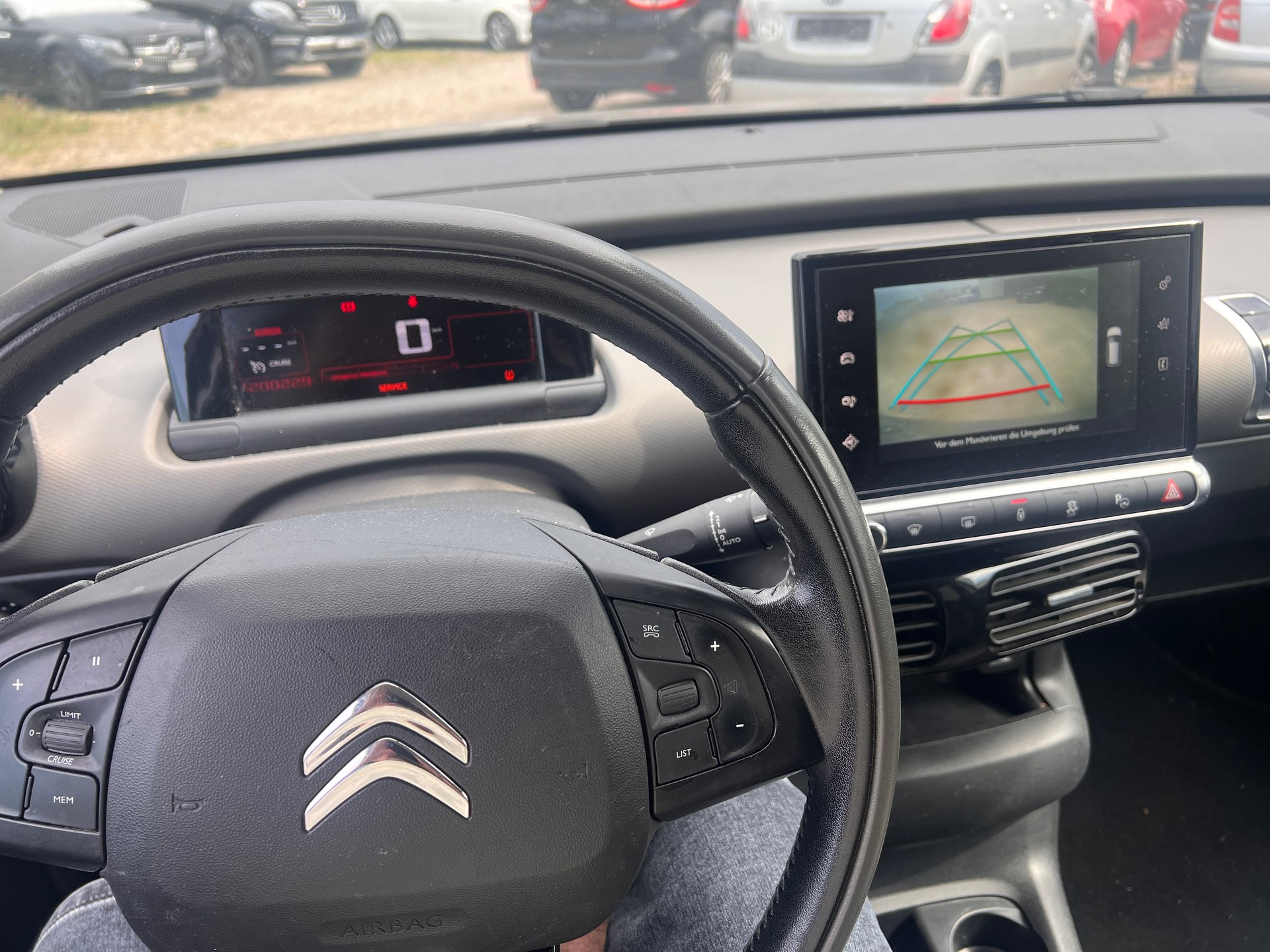 CITROEN C4 Cactus 1.2 VTi Shine Edition-image-11