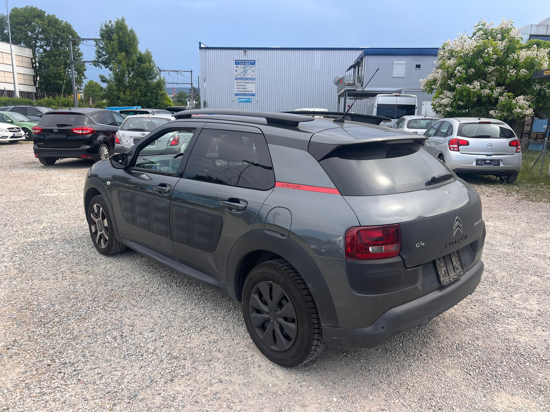 CITROEN C4 Cactus 1.2 VTi Shine Edition-image-5