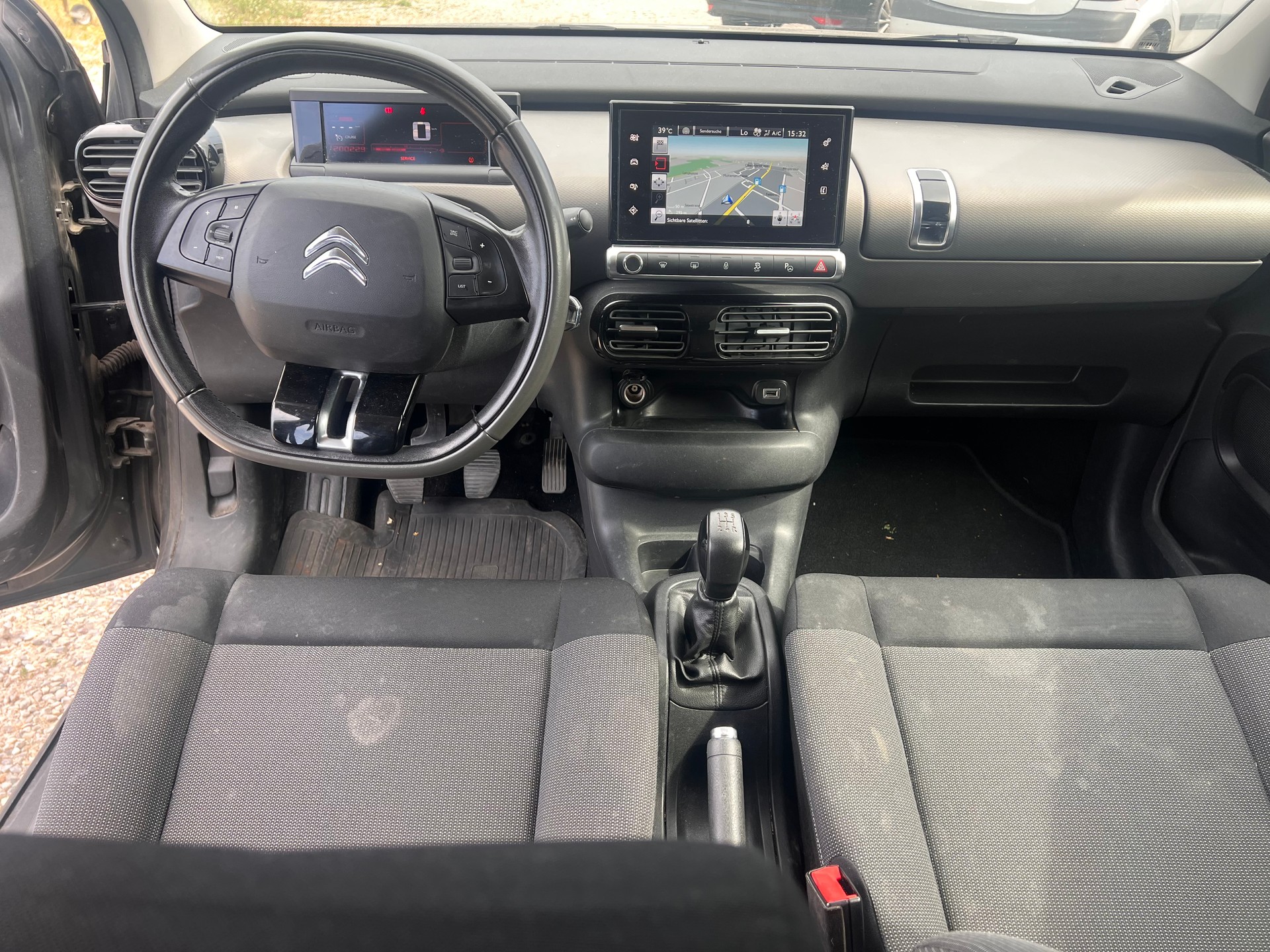 CITROEN C4 Cactus 1.2 VTi Shine Edition-image-7