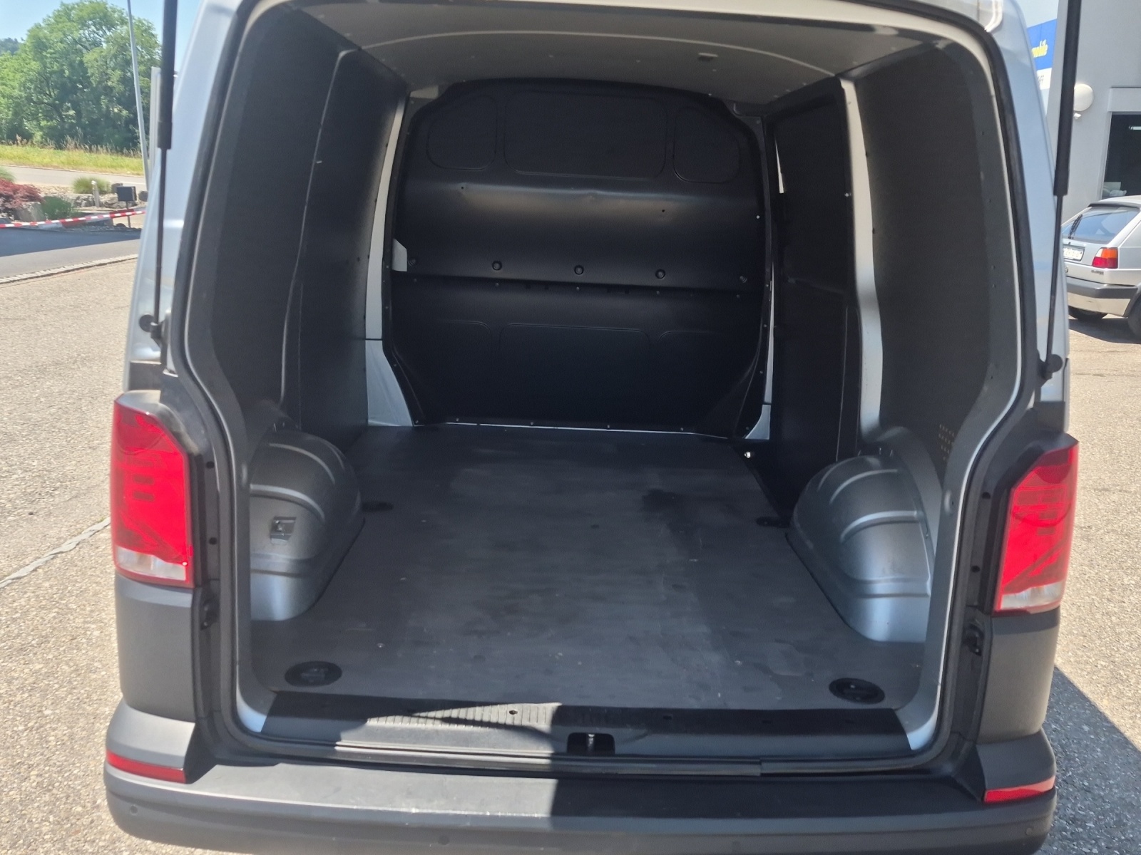 VW T6.1 2.0 TDI-image-13