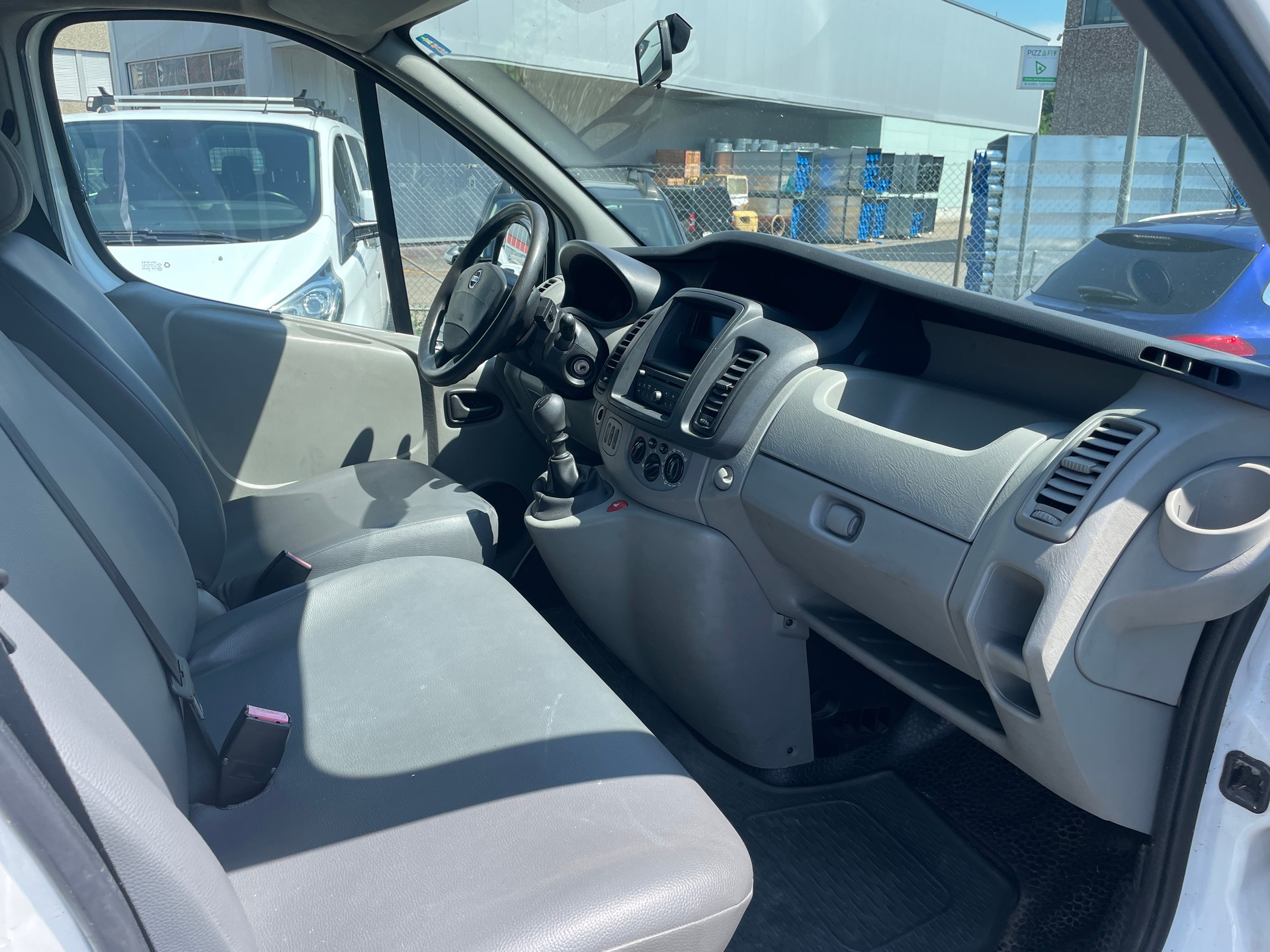 NISSAN Primastar 2.0dCi 115 L2H1 Comfort 2.9t-image-6