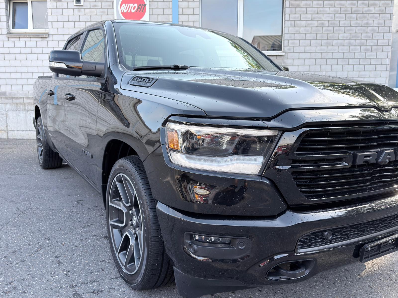 DODGE RAM LARAMIE 5.7 HEMI 4x4-image-4