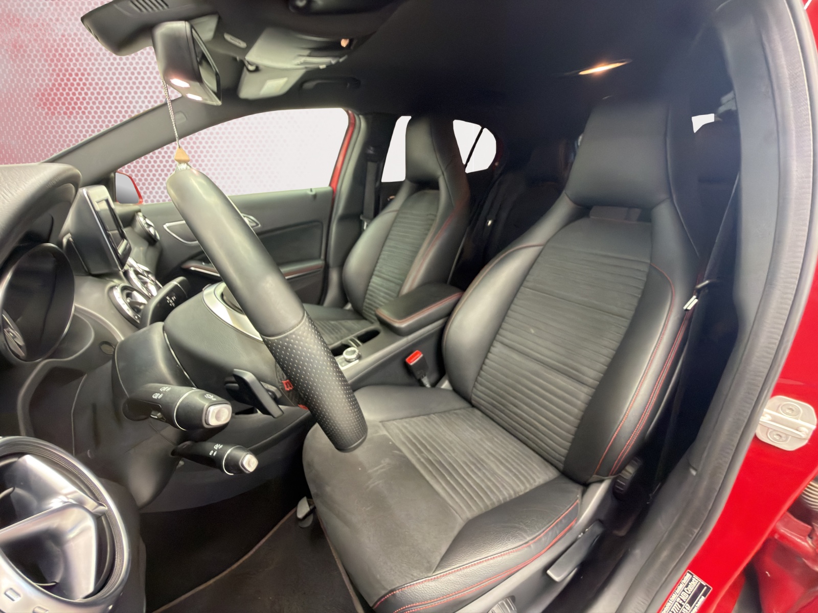 MERCEDES-BENZ GLA 250 AMG Line 4Matic 7G-DCT-image-11