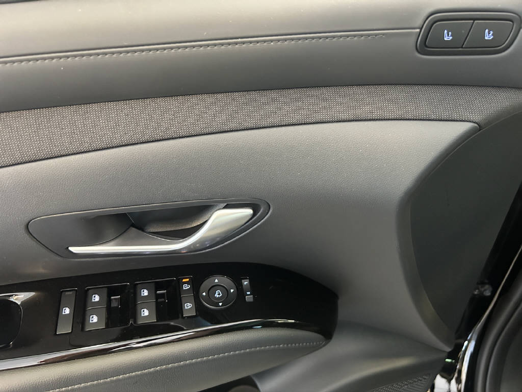 HYUNDAI Tucson 1.6 T-GDi HEV Vertex Swiss Edition 4WD-image-2
