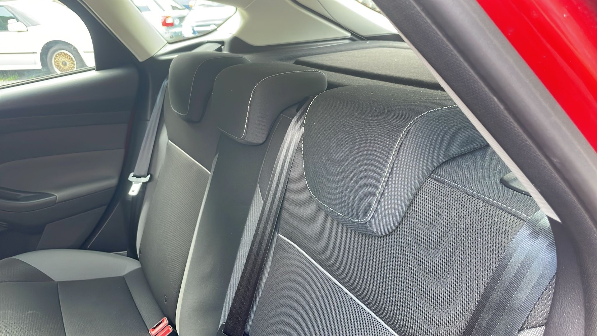 FORD Focus 1.6i VCT Trend-image-8