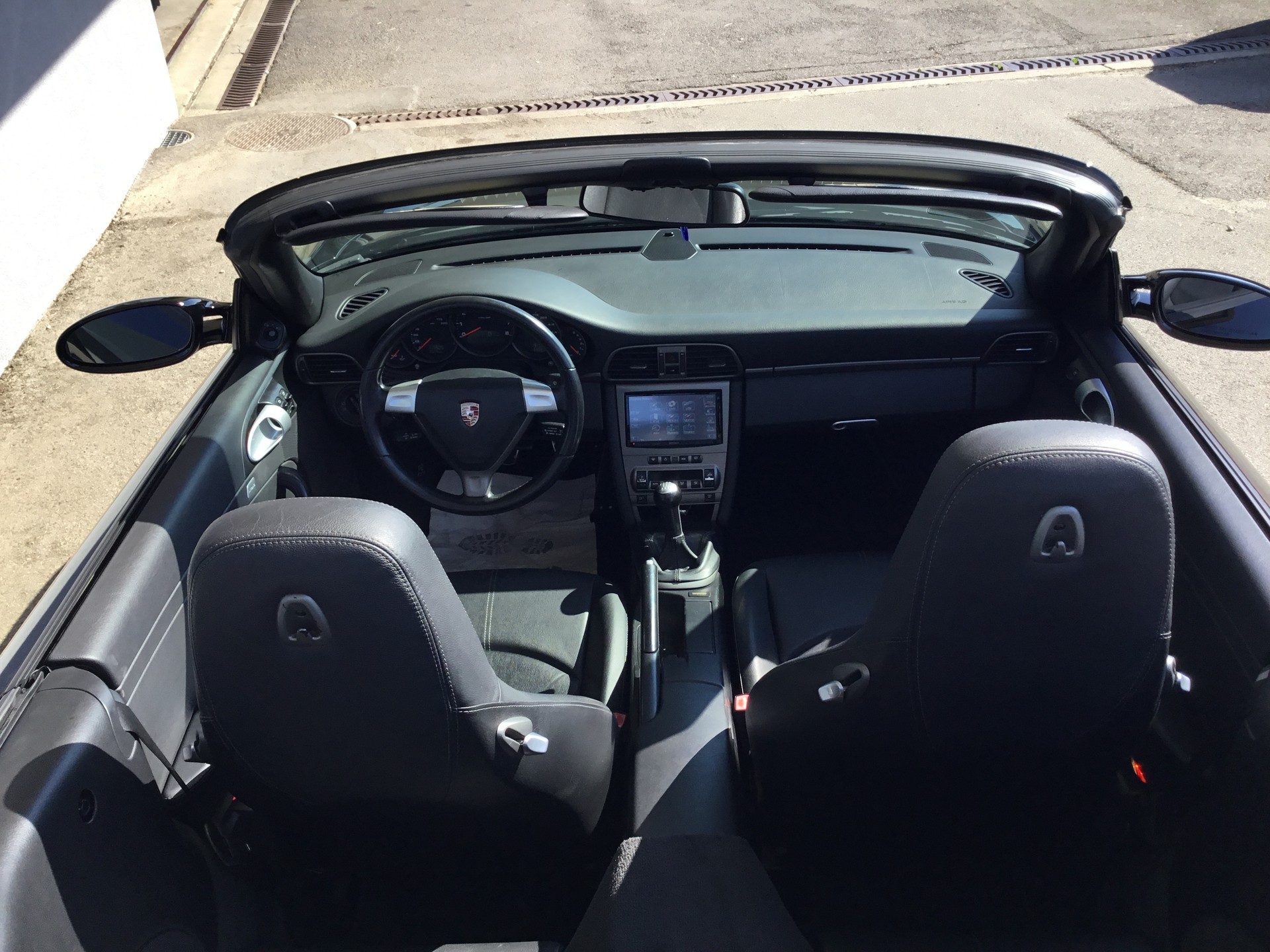 PORSCHE 911 Cabrio Carrera-image-11