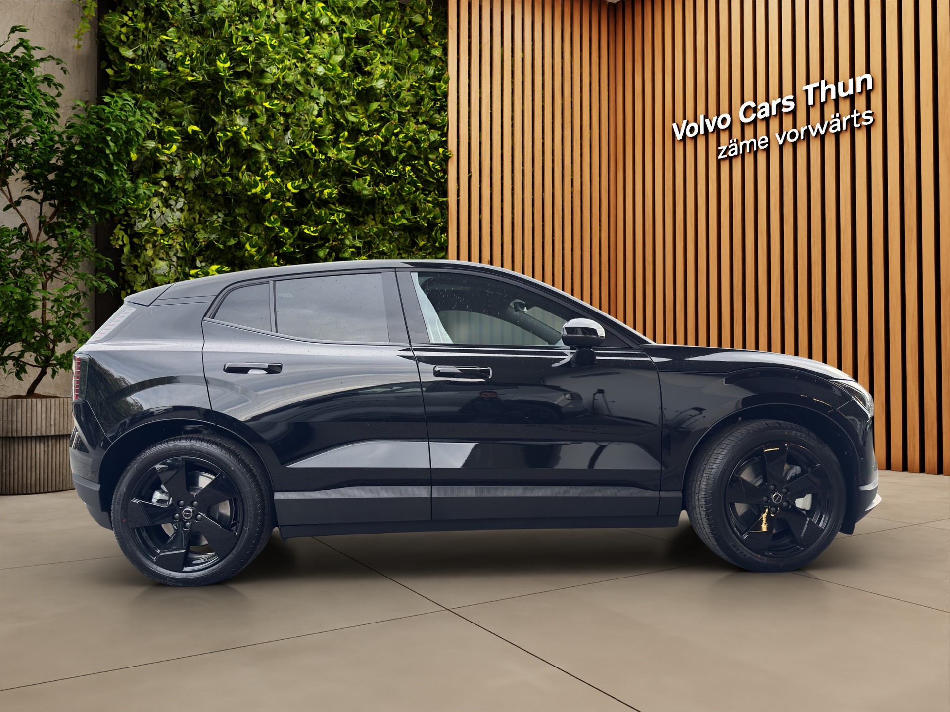 VOLVO EX30 E60 Twin Ultra Performance Sw. Black Ed. AWD-image-3