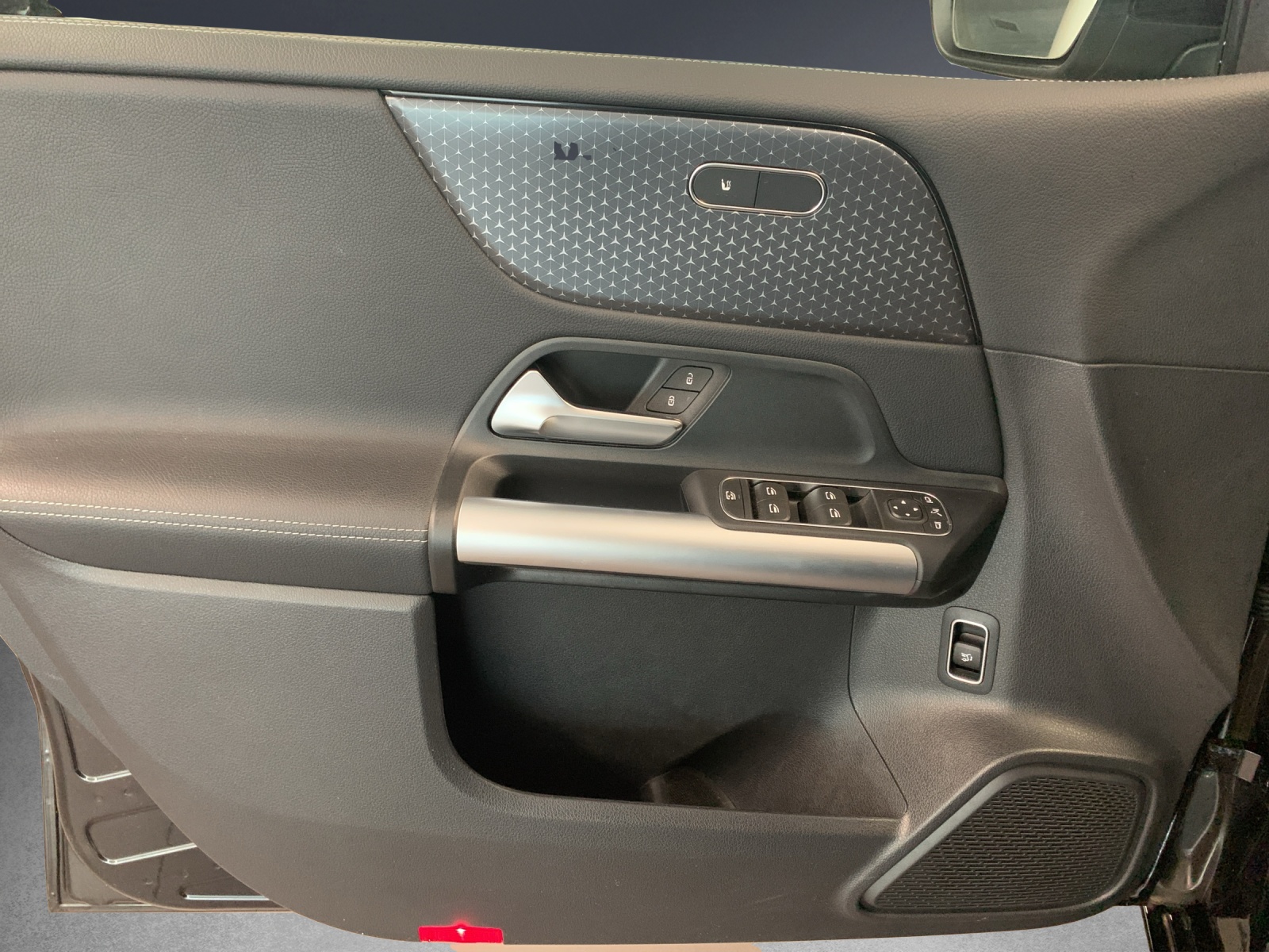 MERCEDES-BENZ B 200 Progressive-image-10