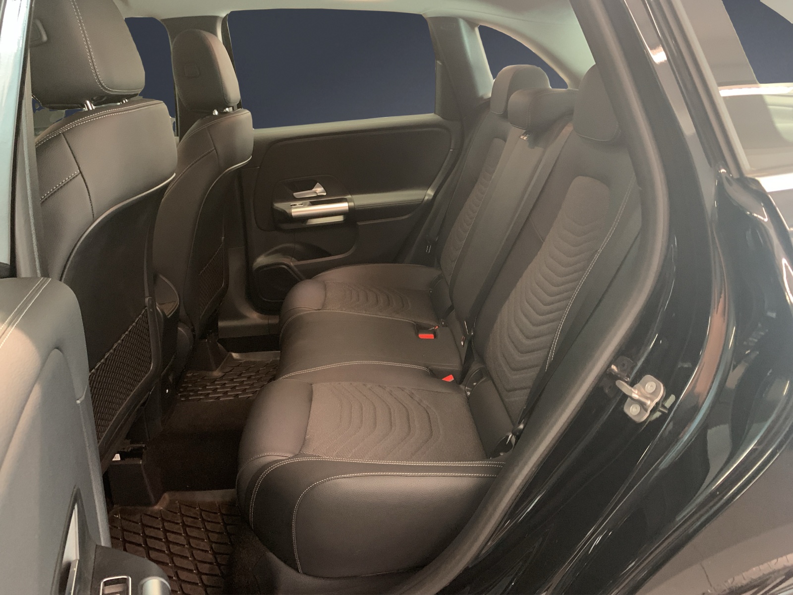 MERCEDES-BENZ B 200 Progressive-image-11