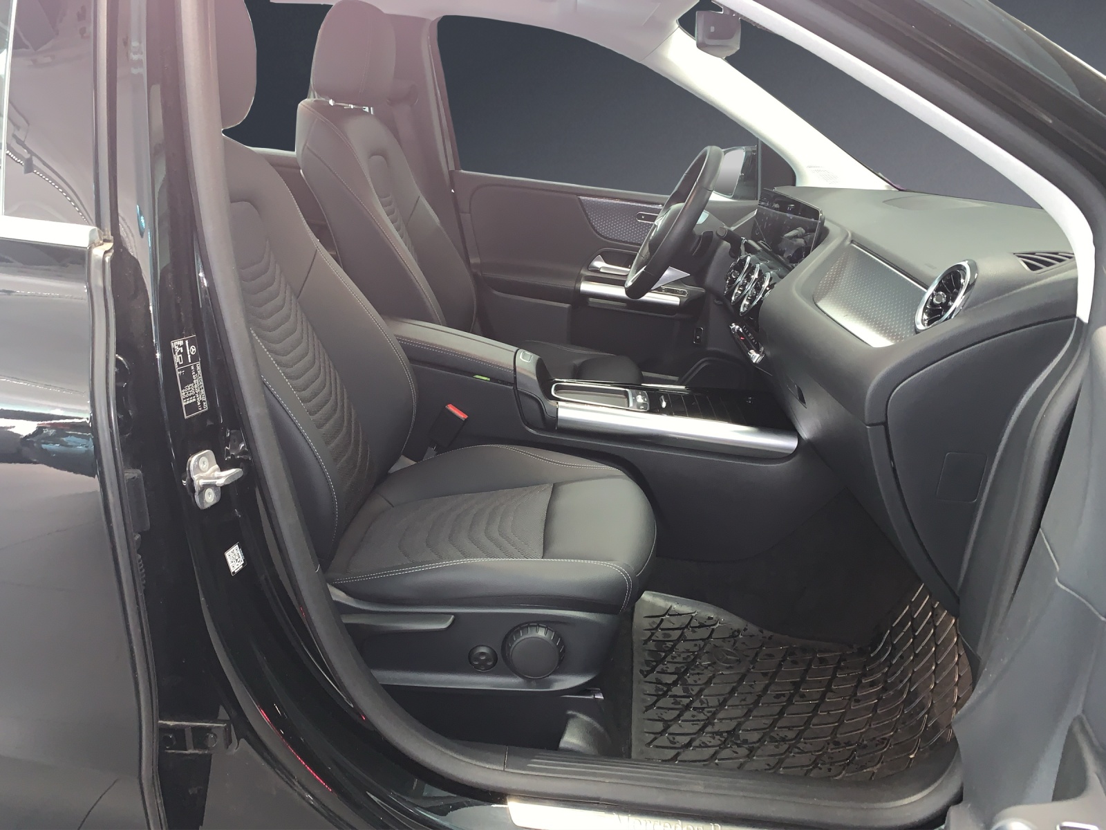 MERCEDES-BENZ B 200 Progressive-image-6