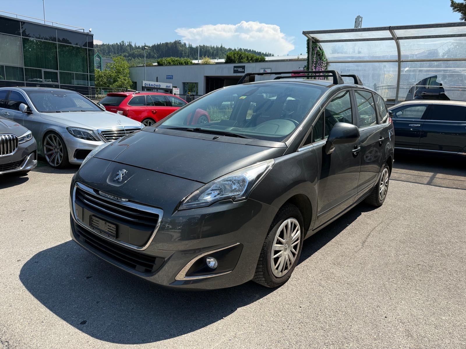 PEUGEOT 5008 1.2 Pure Tech Business Line-image-0