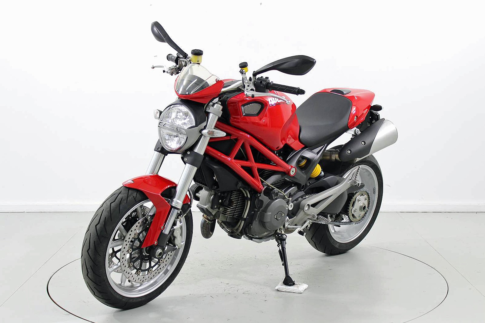 DUCATI Monster 1100 S ABS-showroom-element-2