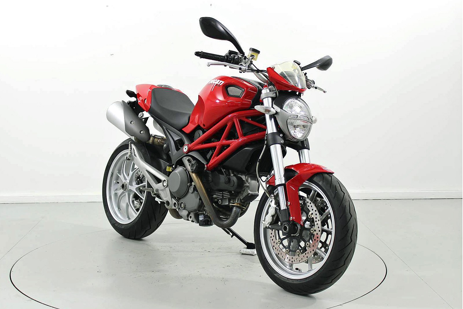 DUCATI Monster 1100 S ABS-showroom-element-1