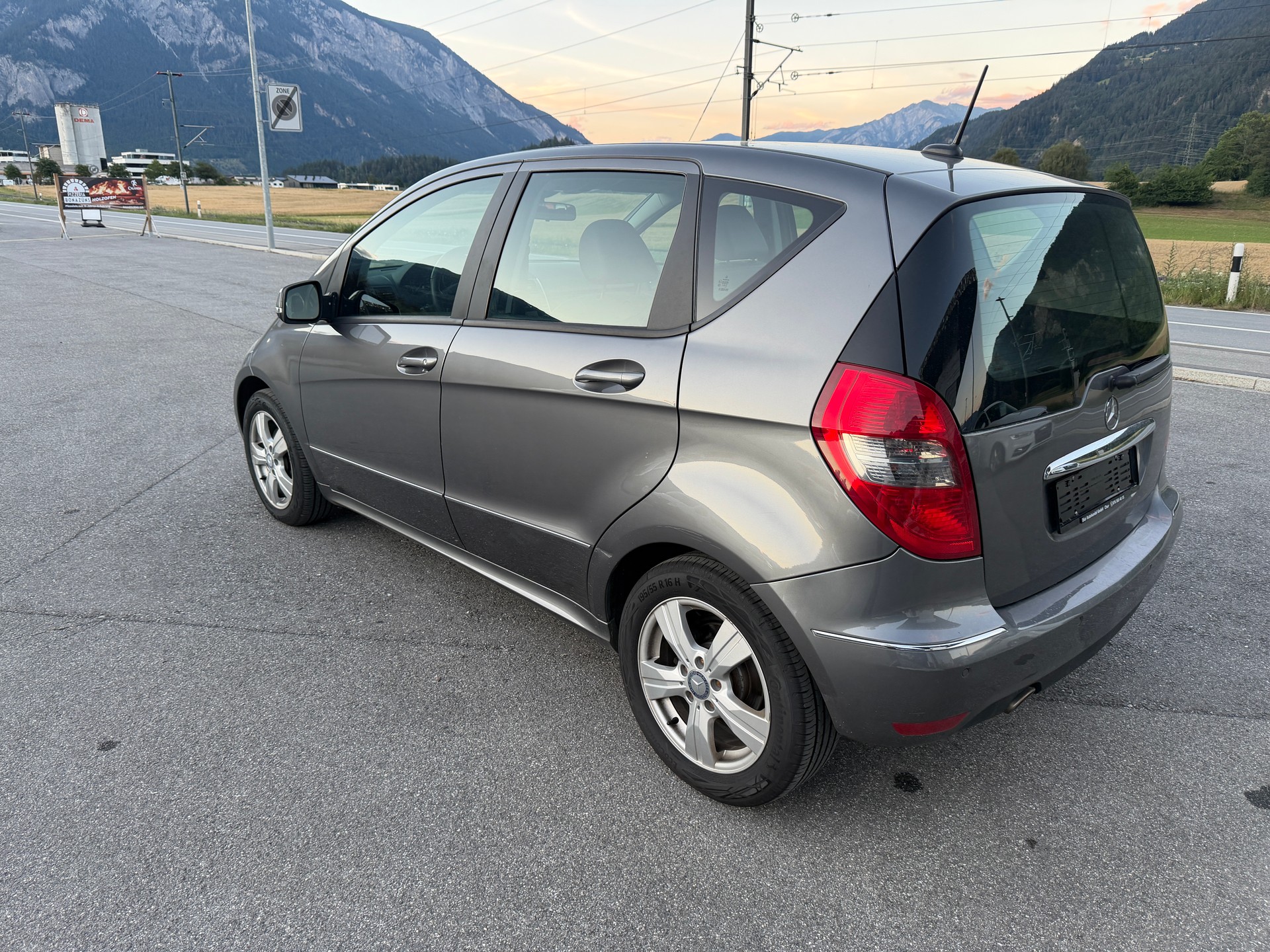 MERCEDES-BENZ A 200 T Elégance Autotronic-image-5
