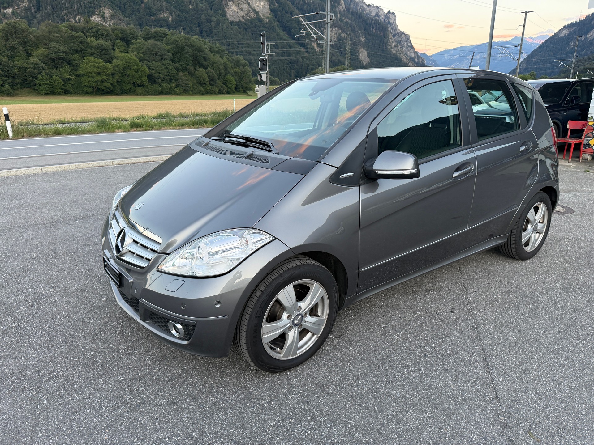 MERCEDES-BENZ A 200 T Elégance Autotronic-image-1