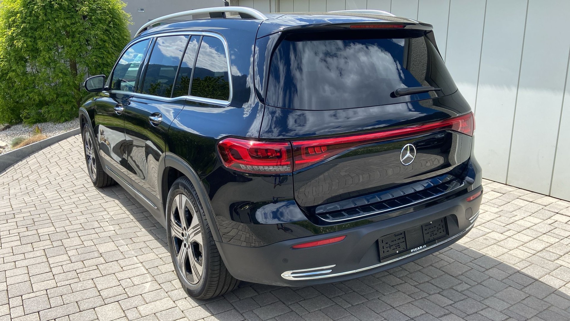 MERCEDES-BENZ EQB 350 4Matic-image-3